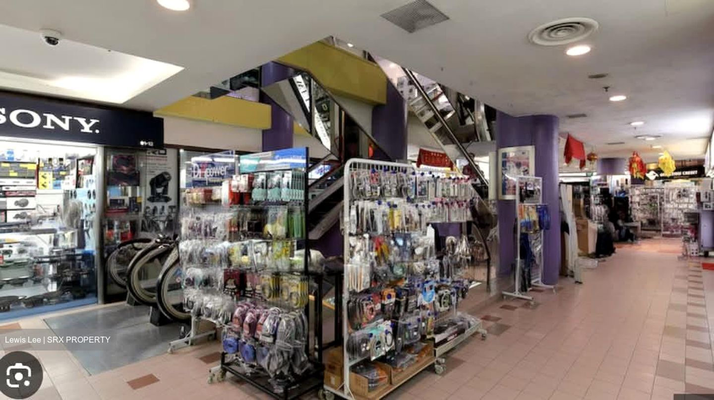 Sim Lim Tower (D8), Shop House #553584211
